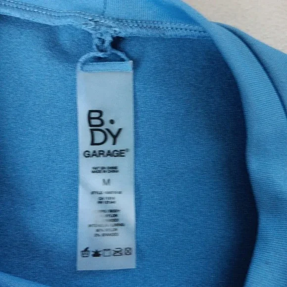 B.DY Crop Top Blue Seamless Long Sleeve Gym Yoga Medium Athletic Athleisure NEW - Picture 6 of 9